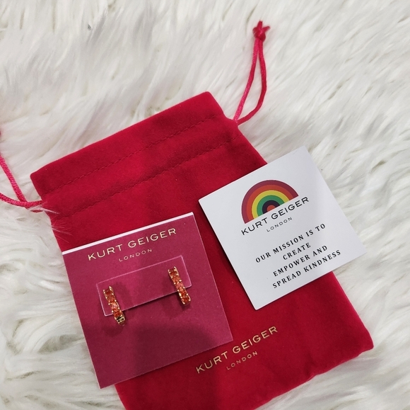 🔹️ KURT GEIGER🔹️ LONDON orange crystal Huggie Earrings ✨️ 🌈 - Picture 8 of 9